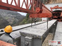 十房一级最新进展！二期三标段最初一片T梁成功